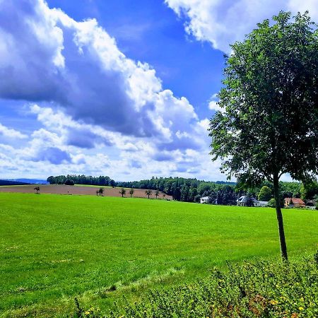 Precioso apartamento, aparcamiento gratis Augustusburg Exterior foto