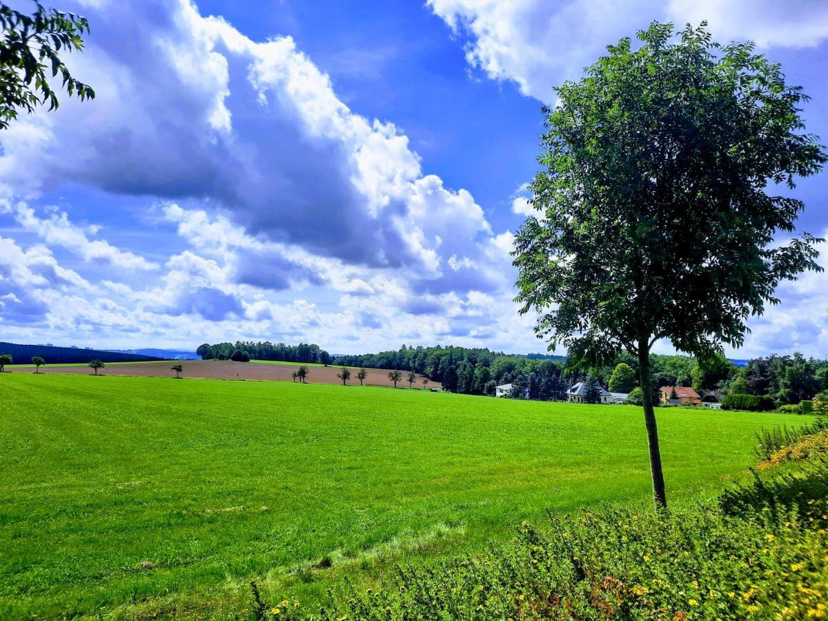 Precioso apartamento, aparcamiento gratis Augustusburg Exterior foto
